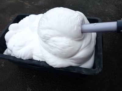 Schaum aus dem SPUMAX Schaumkoffer